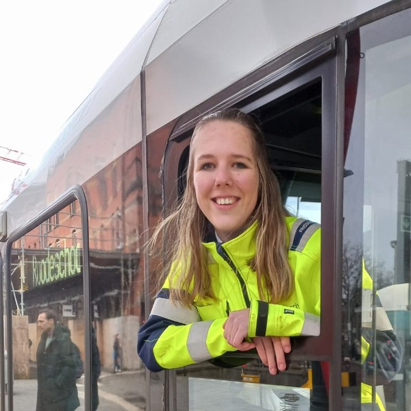 Nadine is machinist in opleiding Nadine is machinist in opleiding